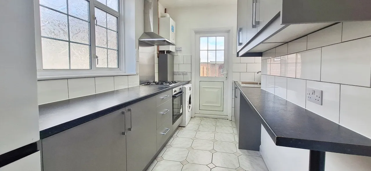 Kingsley Avenue, Southall, UB1, photo 8
