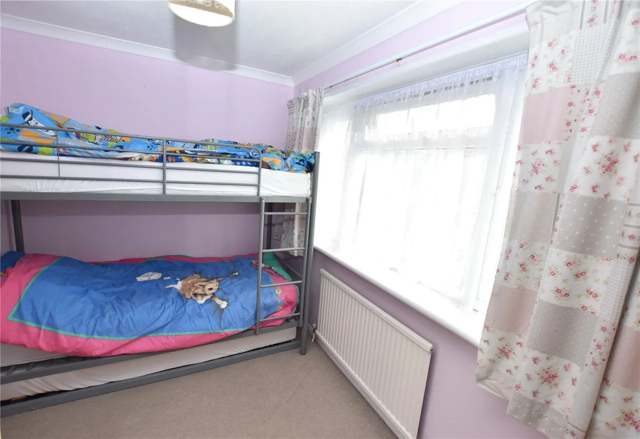 Hazel Avenue, Farnborough, Hampshire, GU14 0DW, photo 11