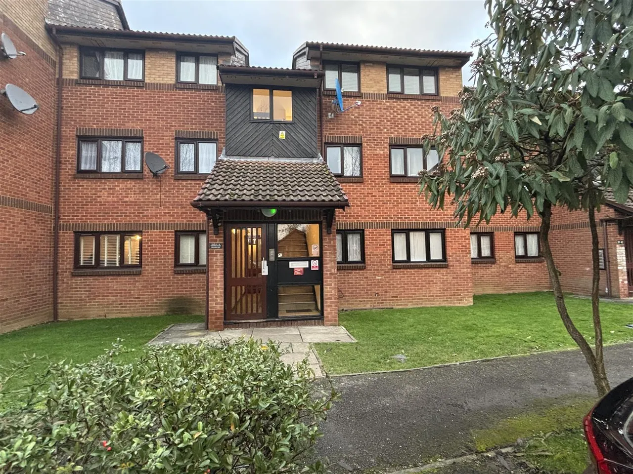 2 bed flat for sale — Gatting Close, Edgware