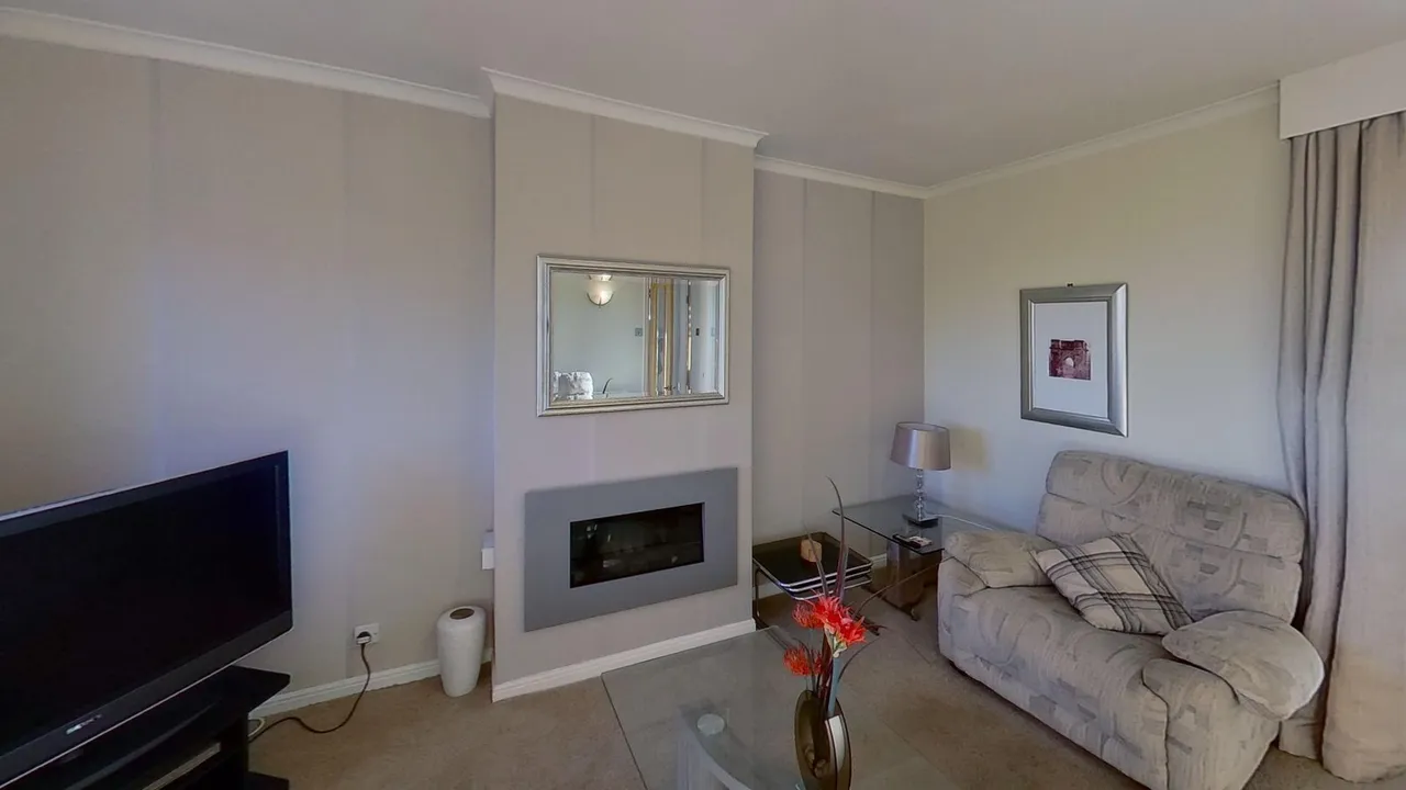 Barnton Court, Edinburgh, EH4, photo 2