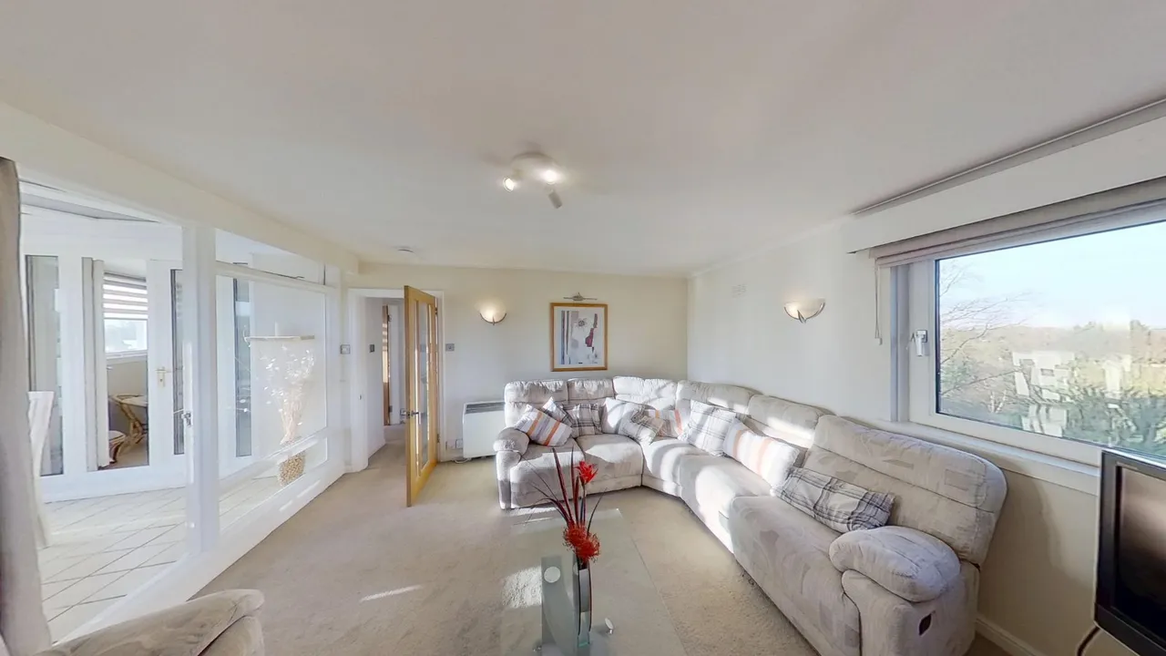 3 bed flat to rent, Barnton Court, Edinburgh, EH4