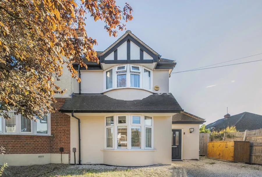 2 bed house for sale, Victory Avenue, Morden, SM4