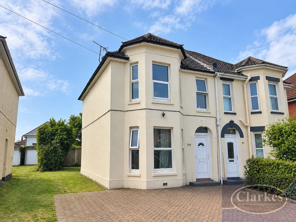 6 bed house to rent, Stewart Road, Charminster