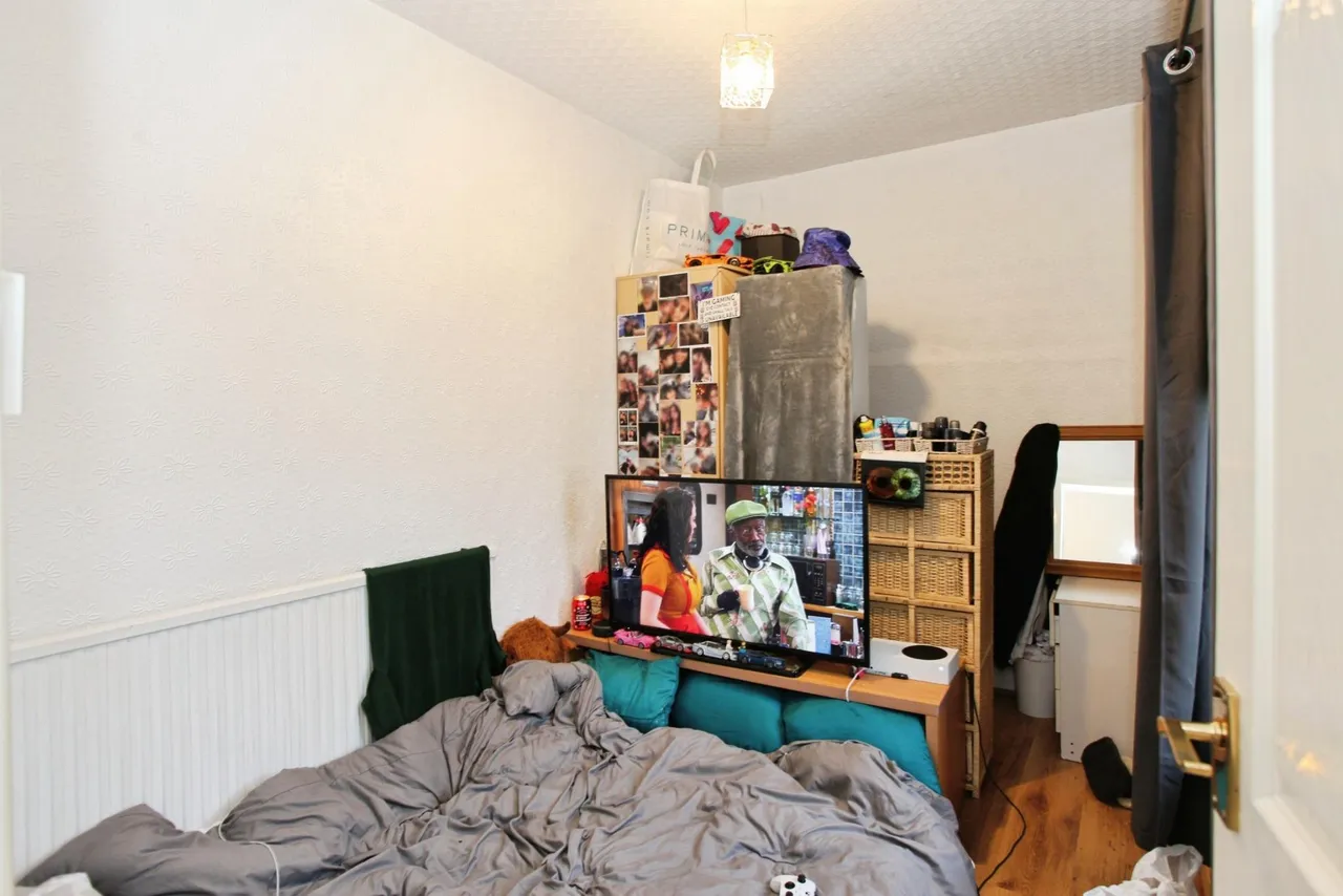 Abertillery Road, Abertillery, NP13, photo 18