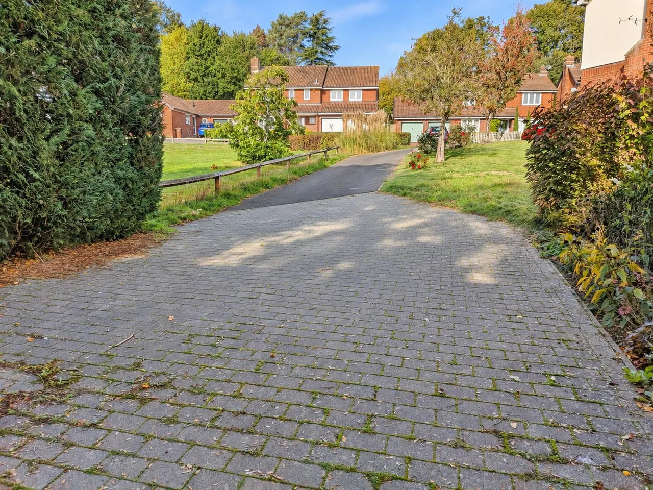 Knights Meadow, Uckfield, TN22, photo 23