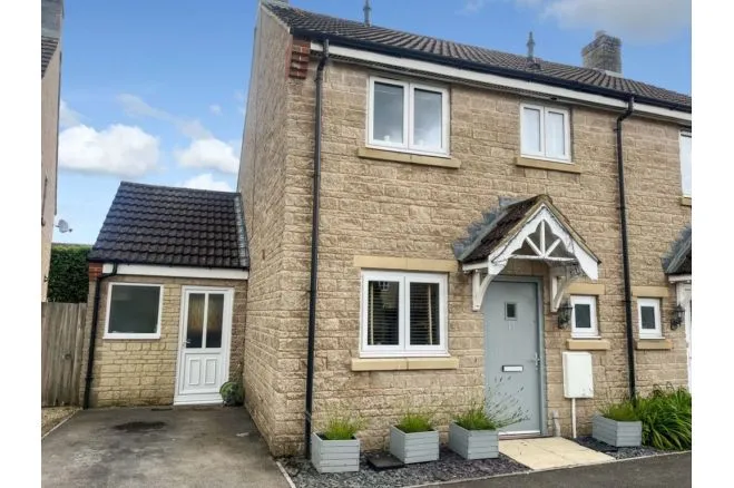 3 bed house for sale, Royal Field Close, Chippenham, SN14