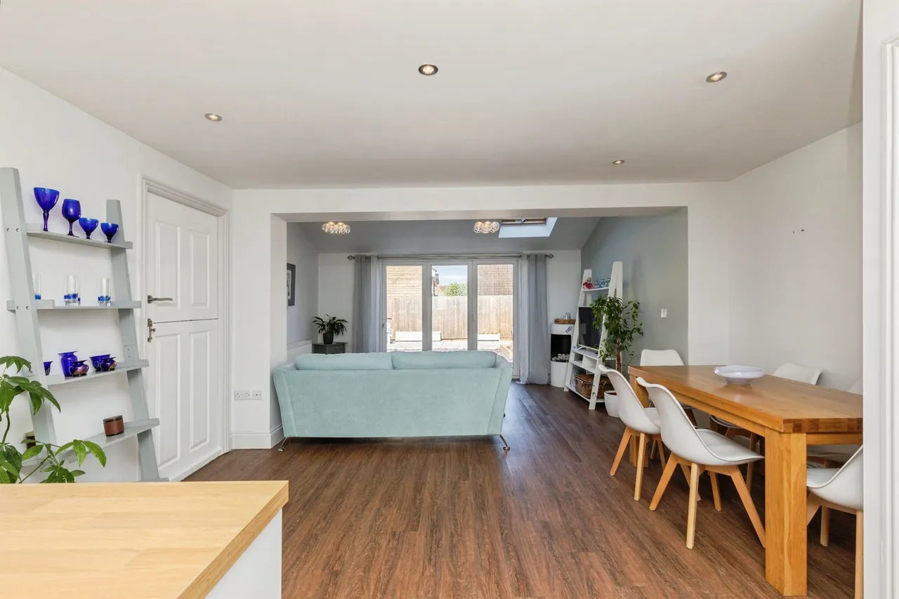 Royal Field Close, Chippenham, SN14, photo 6
