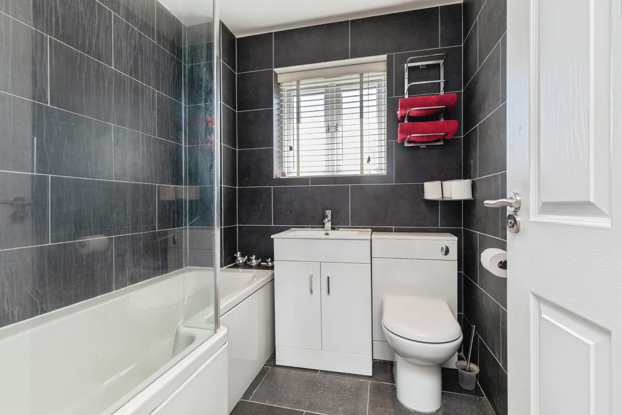 Royal Field Close, Chippenham, SN14, photo 13