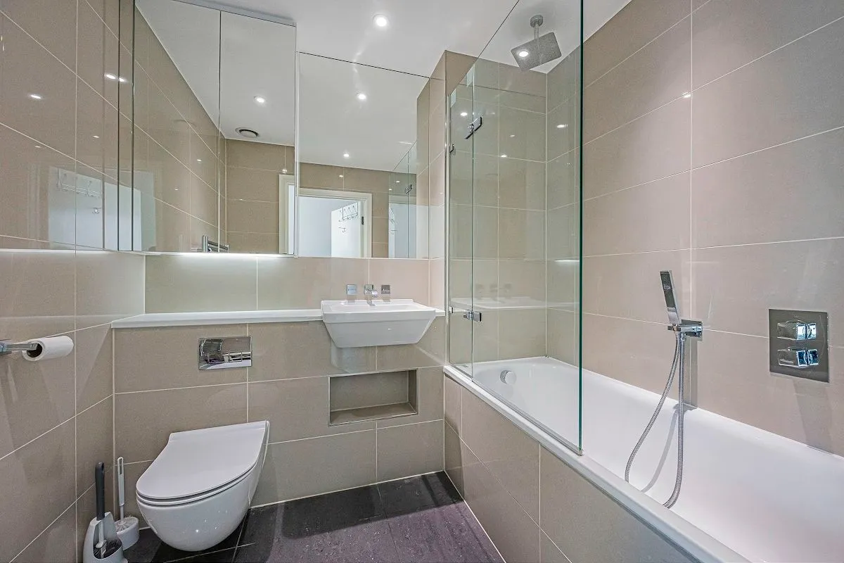 11 Saffron Central Square, Croydon, Surry, CR0 2GF, photo 8