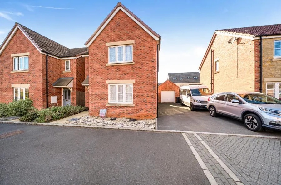 3 bed house for sale, Wincombe Road, Coate, SN3