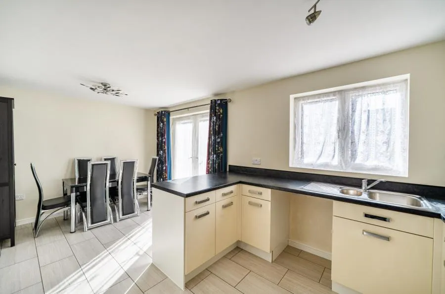 Wincombe Road, Coate, SN3, photo 2