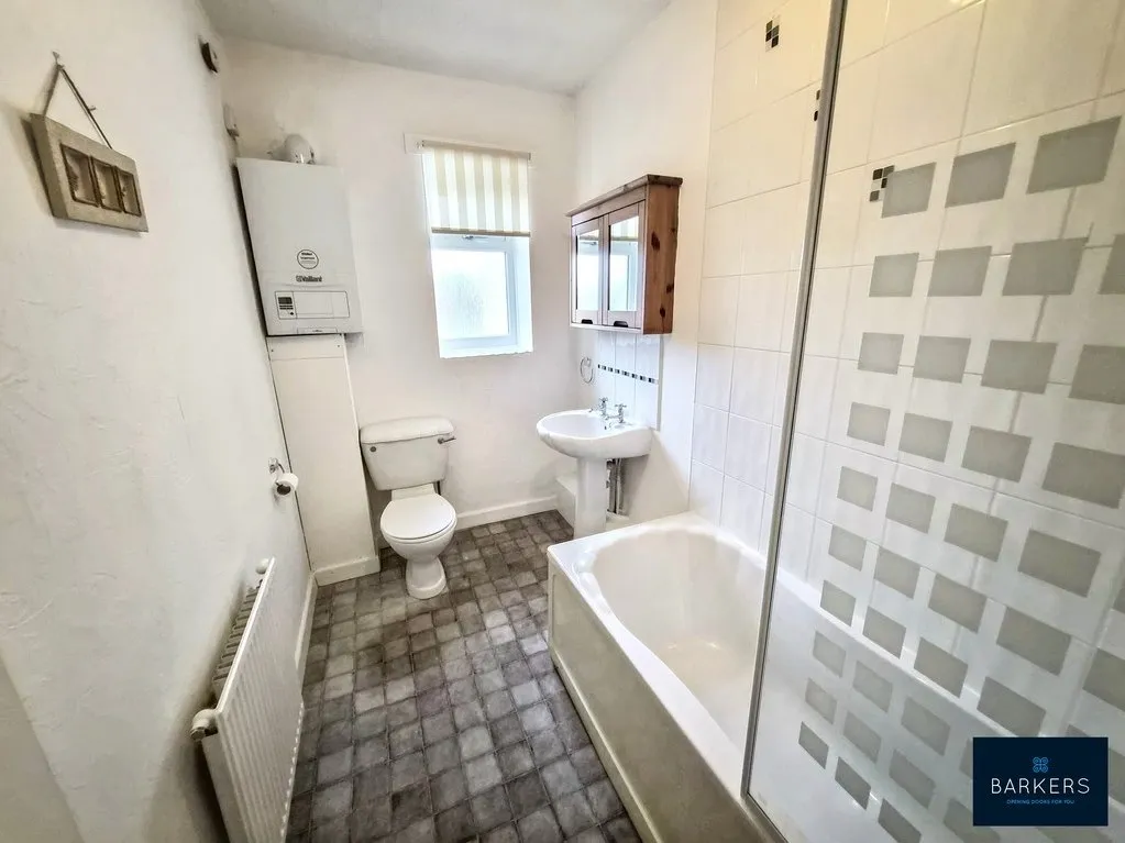 Moor Lane, Birkenshaw BD11 2HH, photo 6