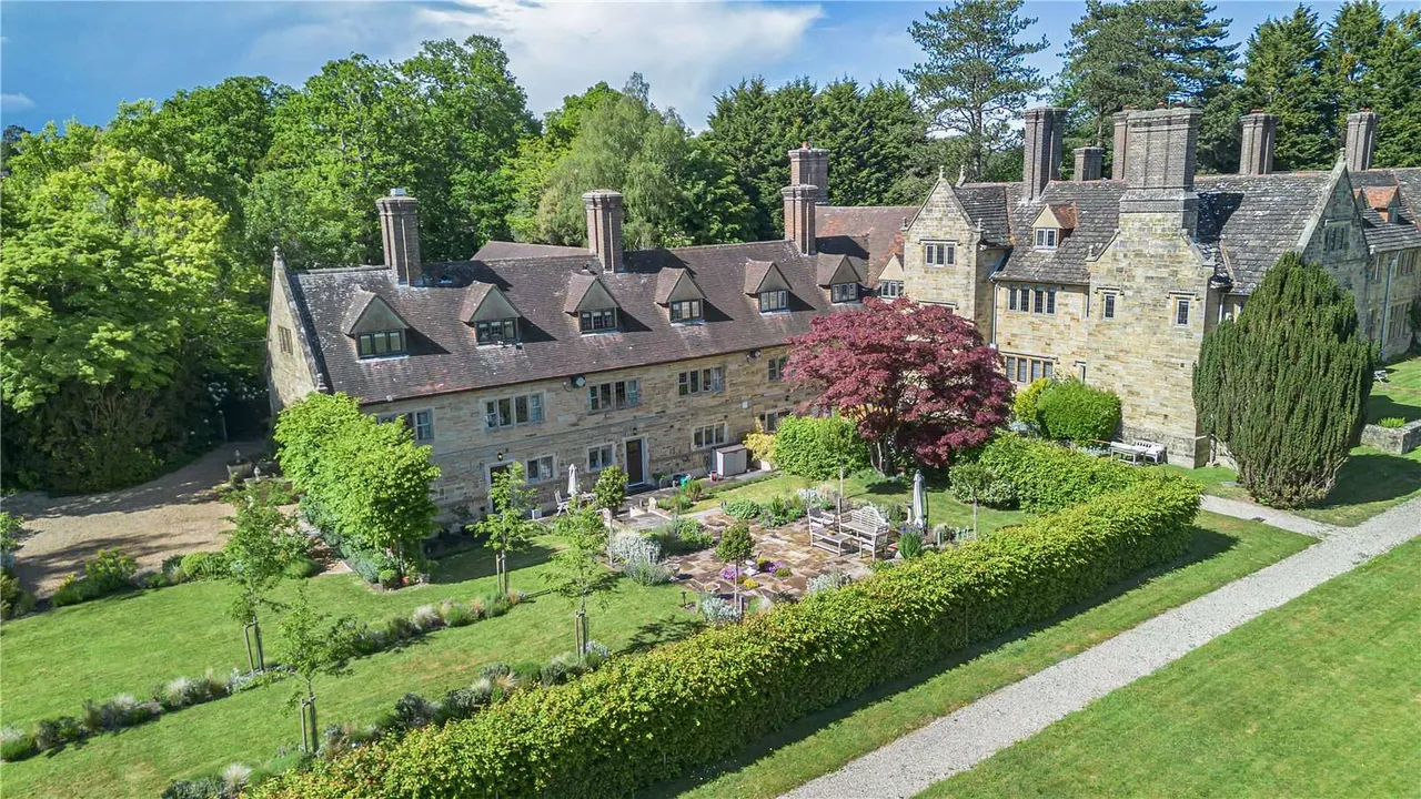 5 bed house for sale — Stuart Way, East Grinstead, West Sussex, RH19 4QX