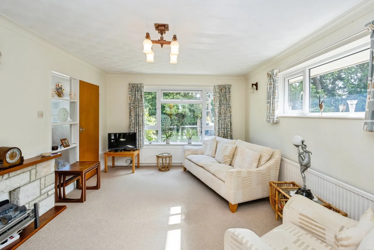 Webb Lane, Hayling Island, PO11, photo 2