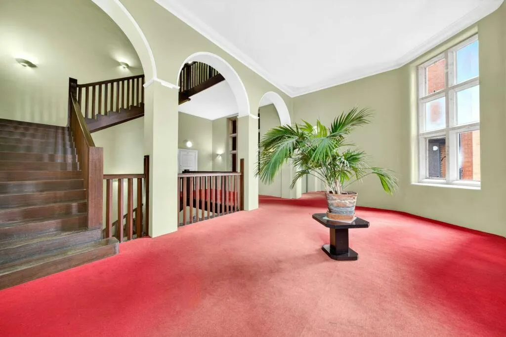 Clapham Road, Oval, London SW9, photo 6