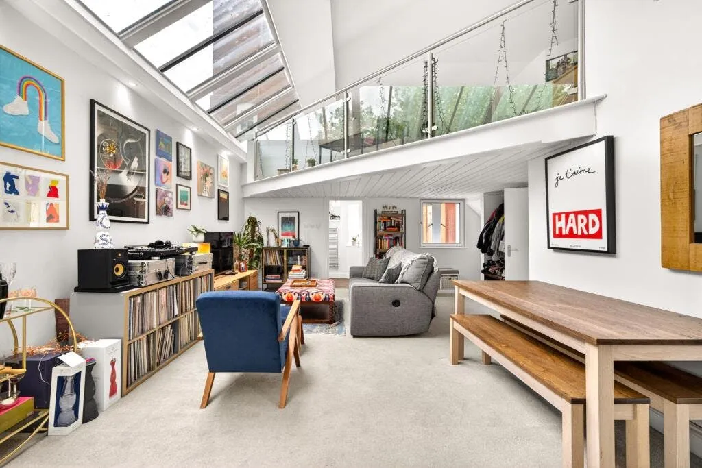 2 bed flat for sale — Clapham Road, Oval, London SW9