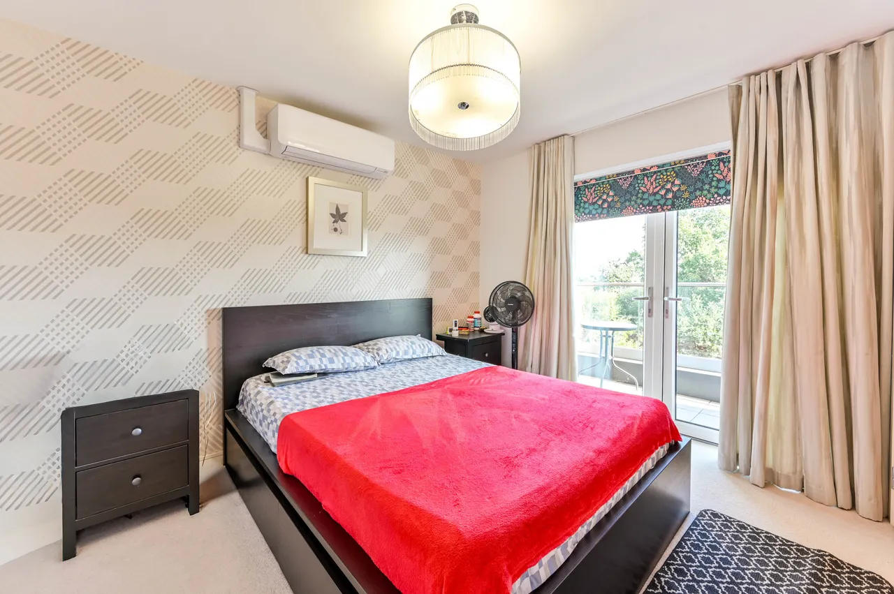 Woking, GU22, photo 9