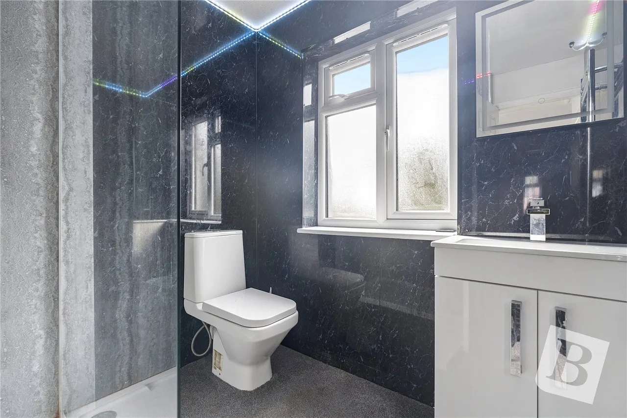 Hillview Avenue, Hornchurch, RM11, photo 13