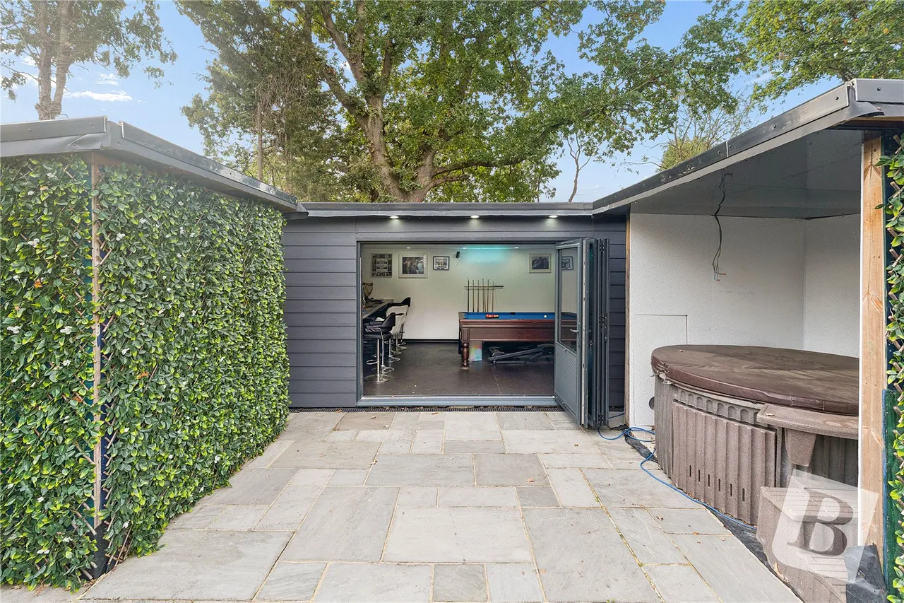 Hillview Avenue, Hornchurch, RM11, photo 15