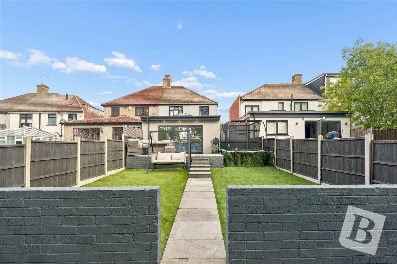 Hillview Avenue, Hornchurch, RM11, photo 17