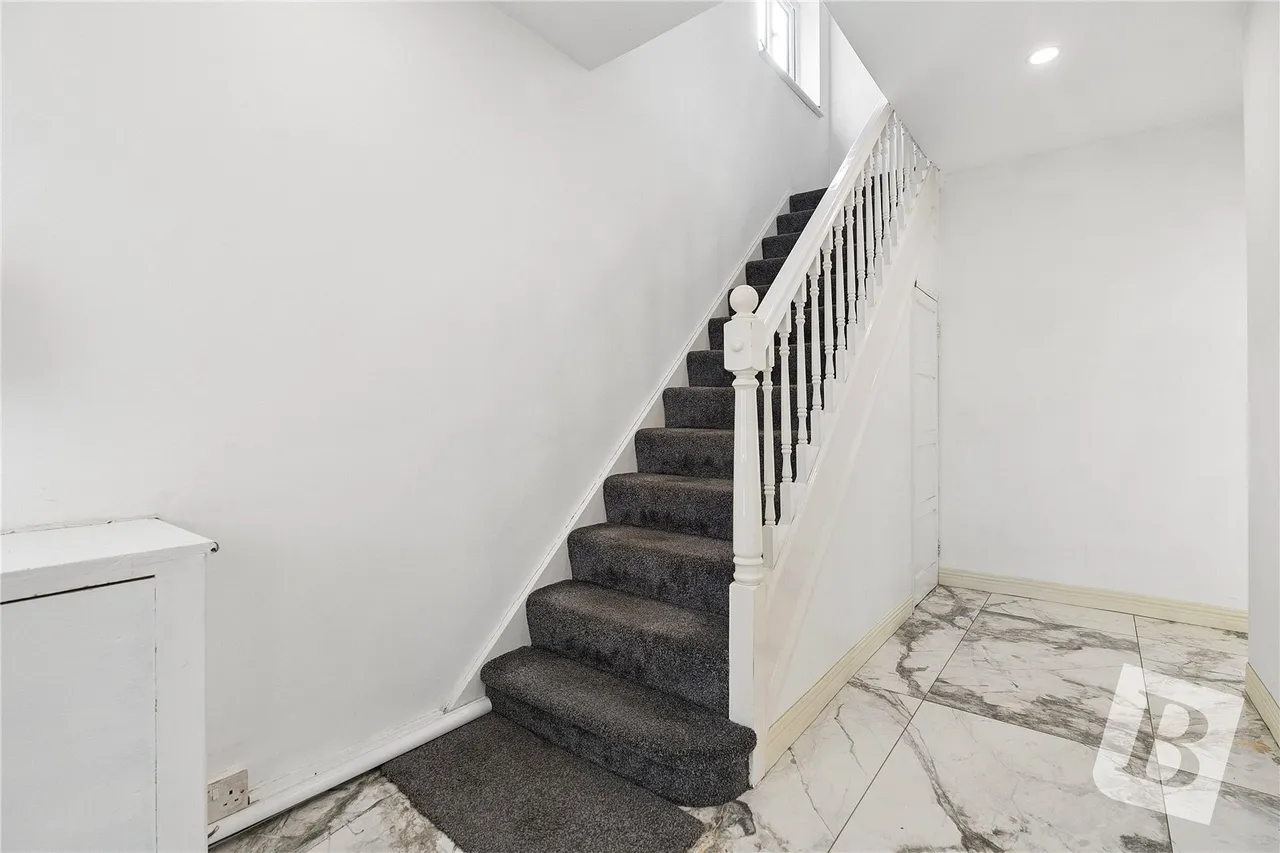 Hillview Avenue, Hornchurch, RM11, photo 9