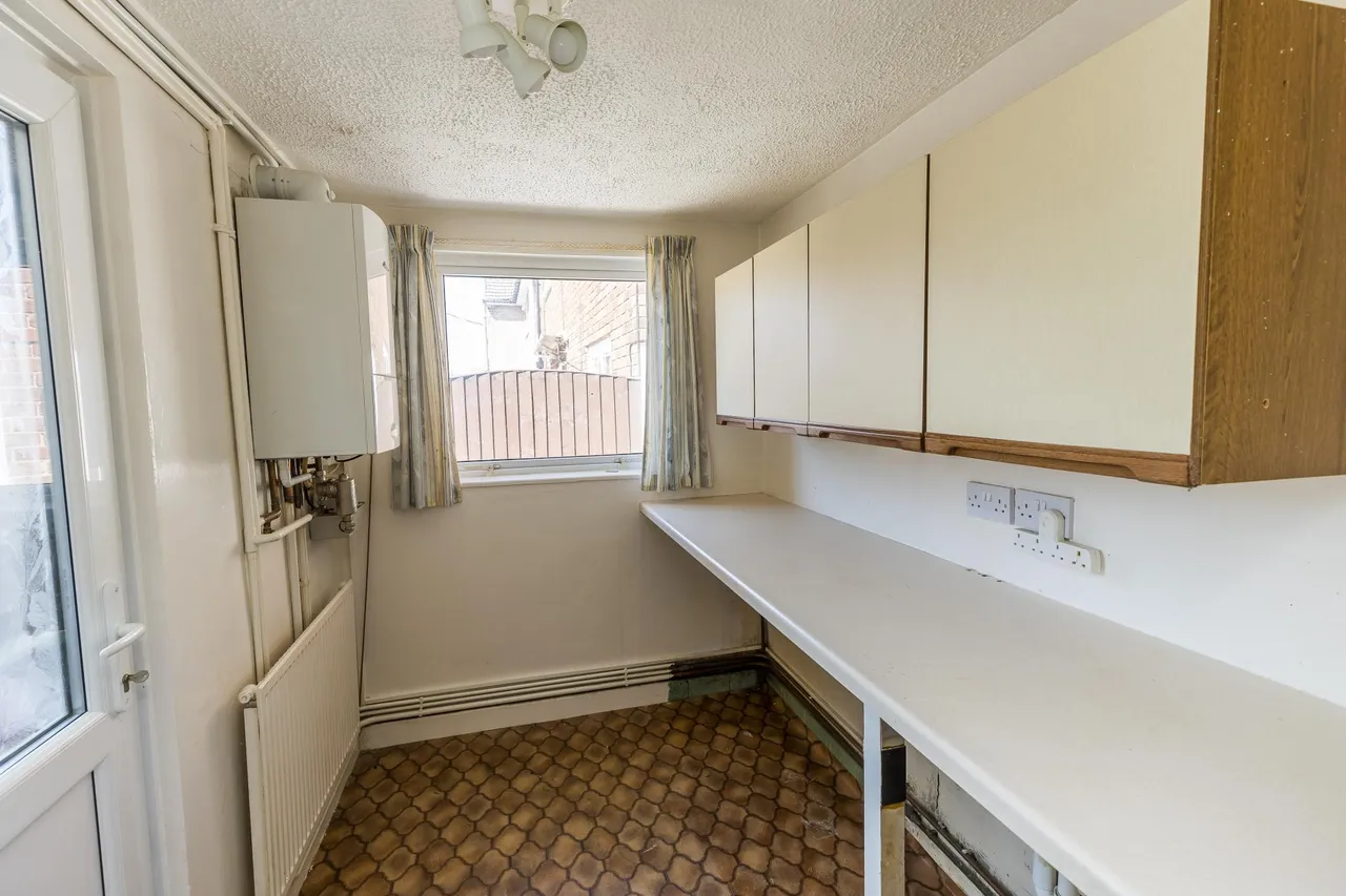 Queens Park, Mold, CH7, photo 9