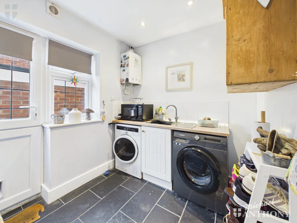 Turnfurlong, Aylesbury, HP21 7PT, photo 18
