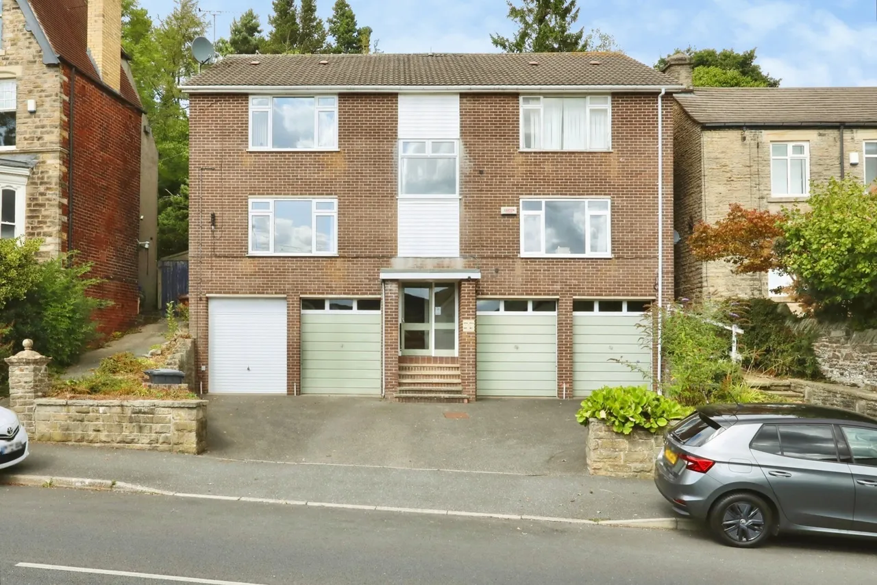 2 bed flat for sale — Crimicar Lane, Sheffield, S10
