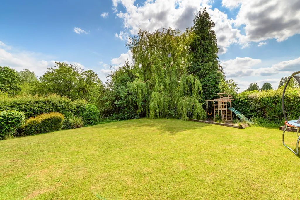 Belton Close, Whitchurch, photo 24
