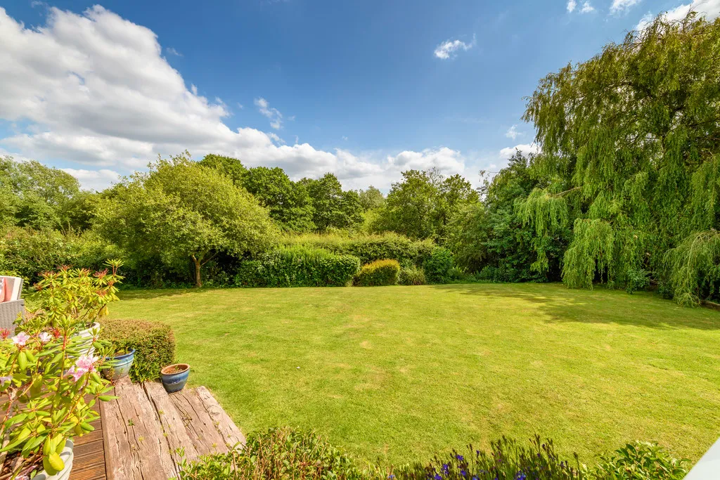 Belton Close, Whitchurch, photo 22