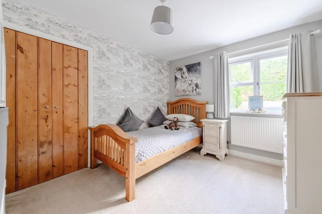 Belton Close, Whitchurch, photo 14