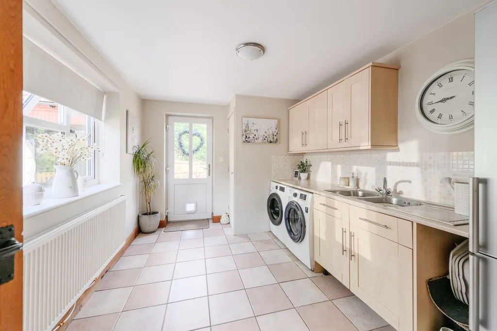 Belton Close, Whitchurch, photo 15