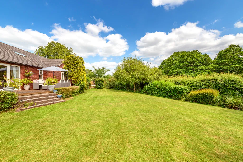 Belton Close, Whitchurch, photo 2