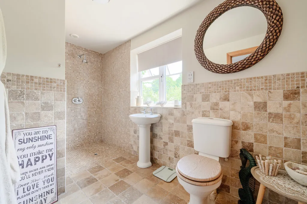 Belton Close, Whitchurch, photo 17