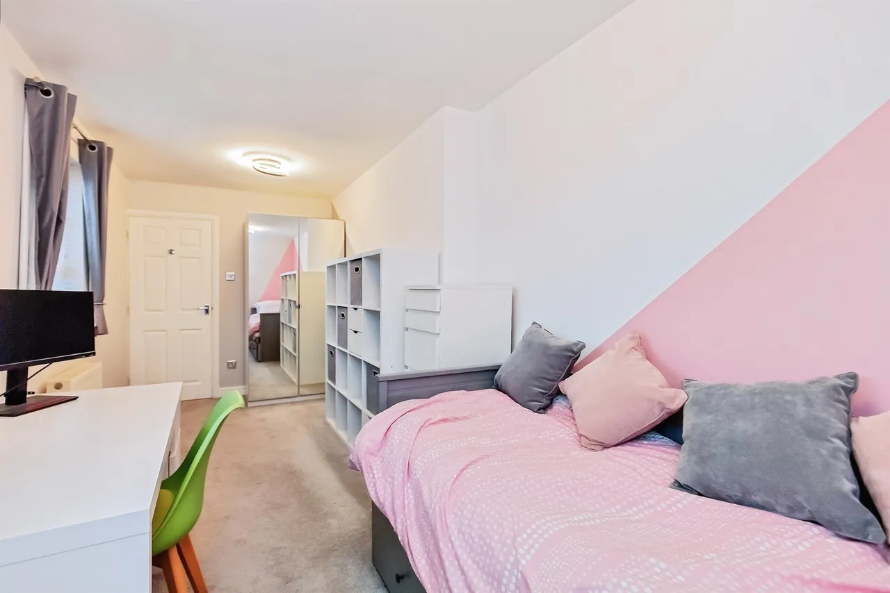 Holdenby Close, Market Harborough, LE16, photo 17