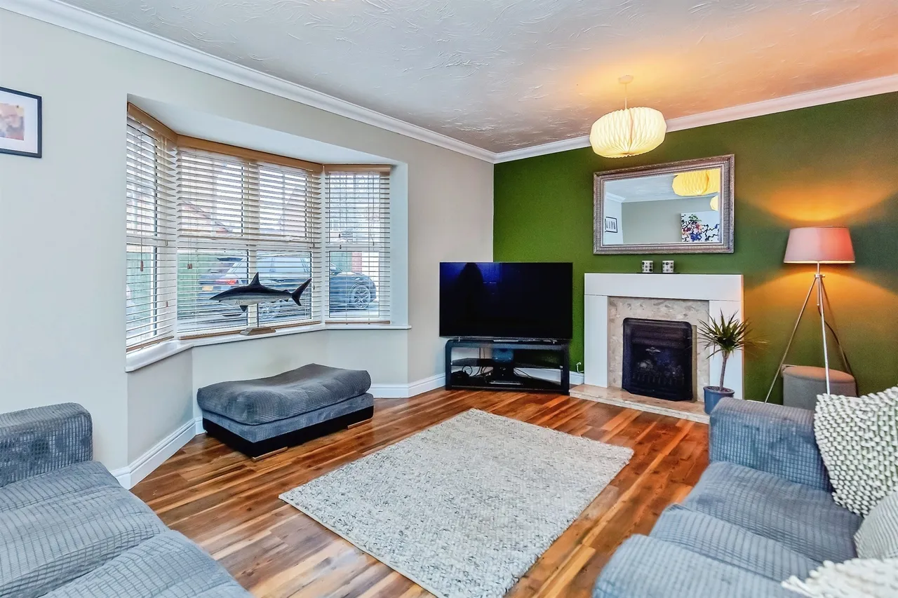 Holdenby Close, Market Harborough, LE16, photo 2