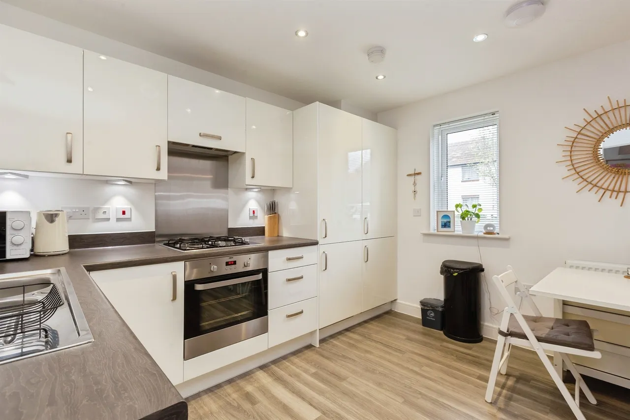 Purssell Road, Weston Turville, Aylesbury, photo 3