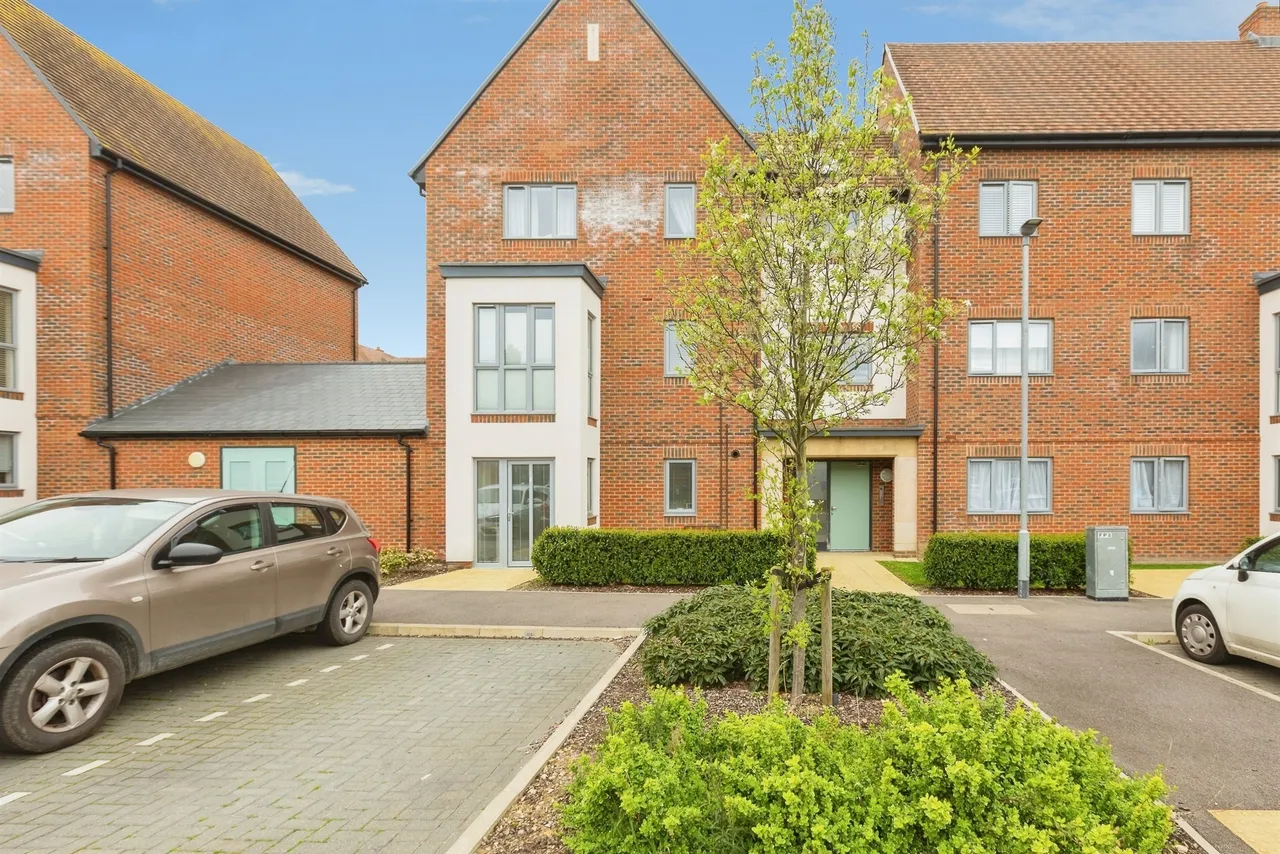 Purssell Road, Weston Turville, Aylesbury, photo 11