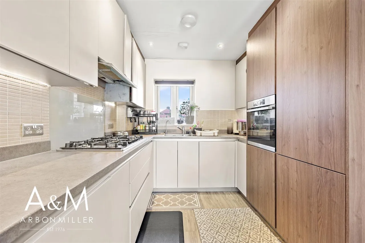 Rachel Close, Barkingside, Essex, Ilford, IG61GP, photo 6
