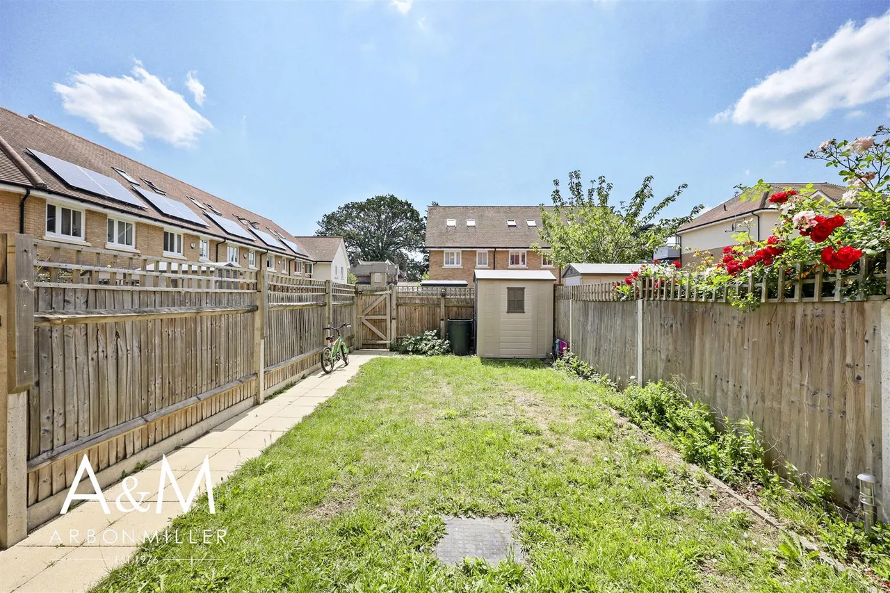 Rachel Close, Barkingside, Essex, Ilford, IG61GP, photo 18