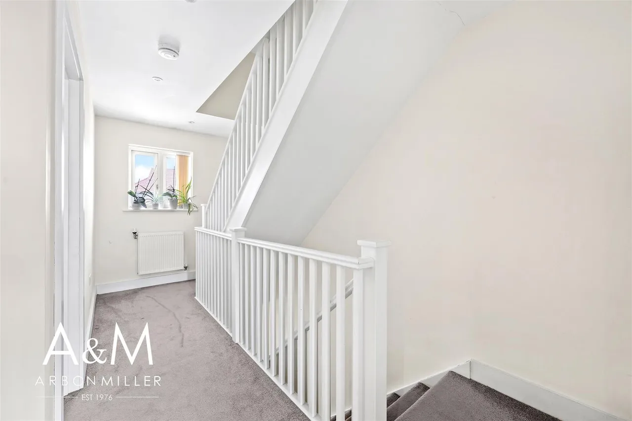 Rachel Close, Barkingside, Essex, Ilford, IG61GP, photo 14