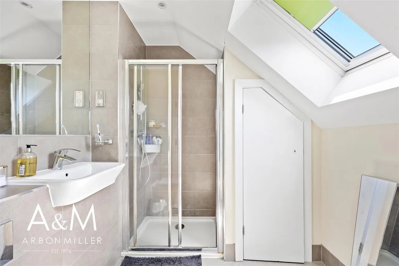 Rachel Close, Barkingside, Essex, Ilford, IG61GP, photo 17