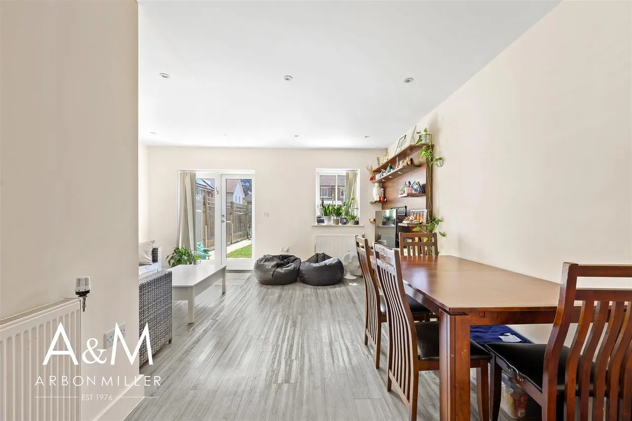 Rachel Close, Barkingside, Essex, Ilford, IG61GP, photo 8