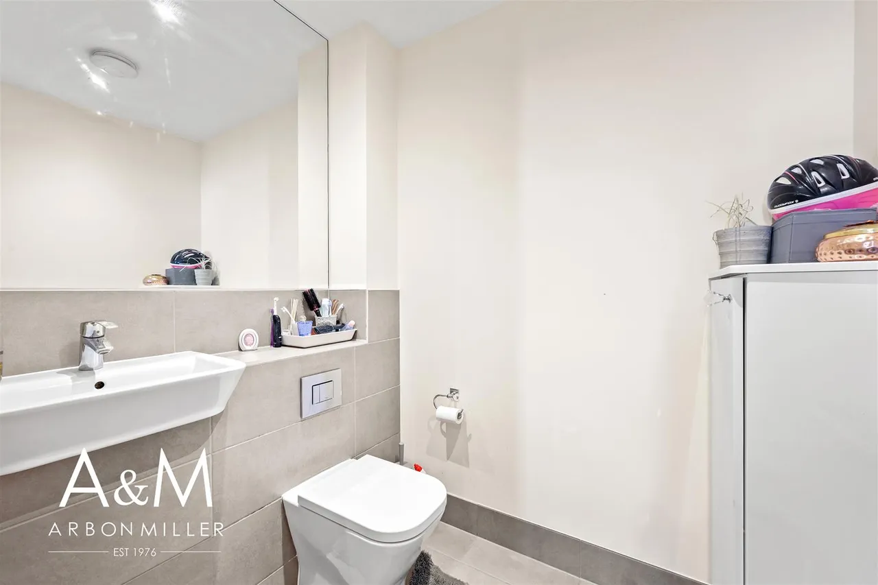 Rachel Close, Barkingside, Essex, Ilford, IG61GP, photo 4