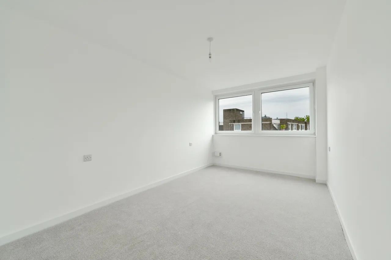 84 Romulus Court, 1 Justin Close, Brentford Dock, photo 5