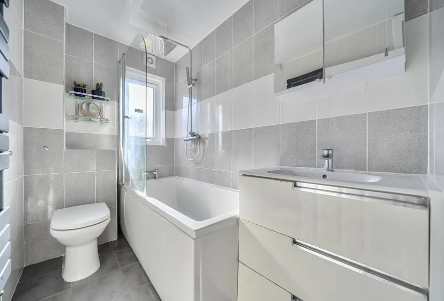 Longlands Road, Bishops Cleeve, GL52, photo 3