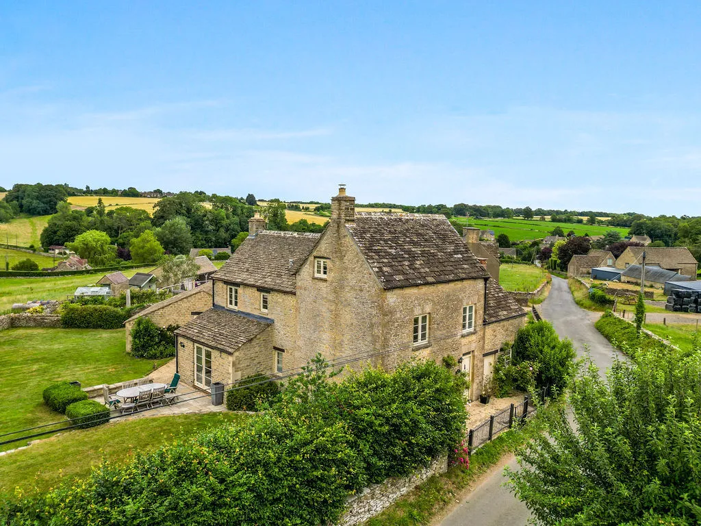 4 bed house for sale — Daglingworth, Cirencester, GL7