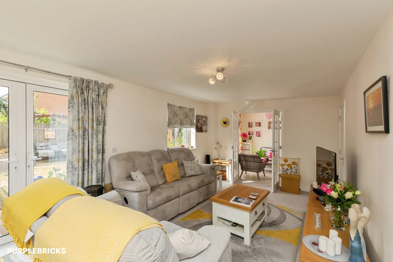 Hutton Close, Trowbridge, BA14, photo 4