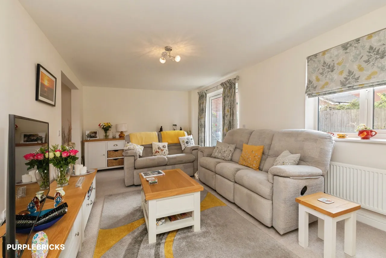 Hutton Close, Trowbridge, BA14, photo 3