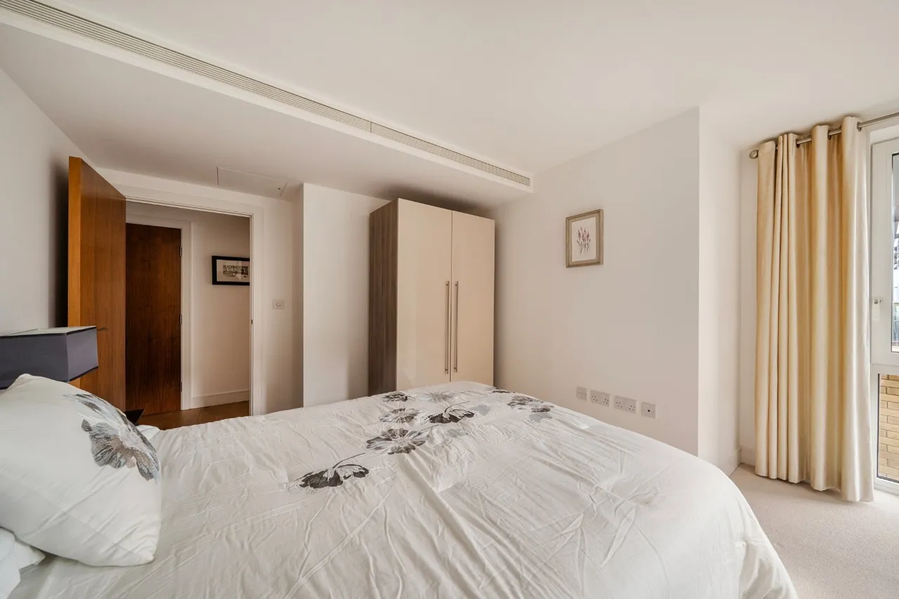 Kew Bridge Road, Brentford, TW8, photo 13
